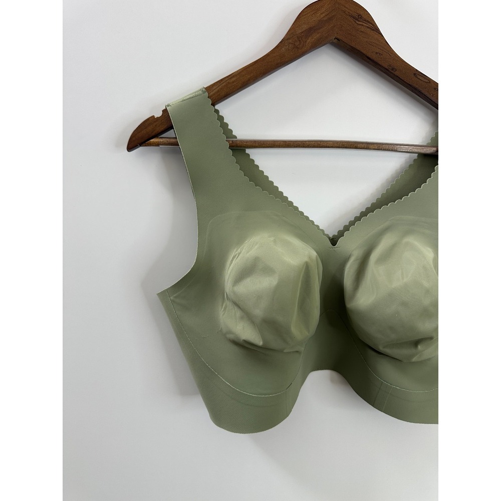 Evelyn & Bobbie Evelyn Deep V-Neck Seamless Wirefree Bra Pullover Matcha Green - Picture 12 of 13